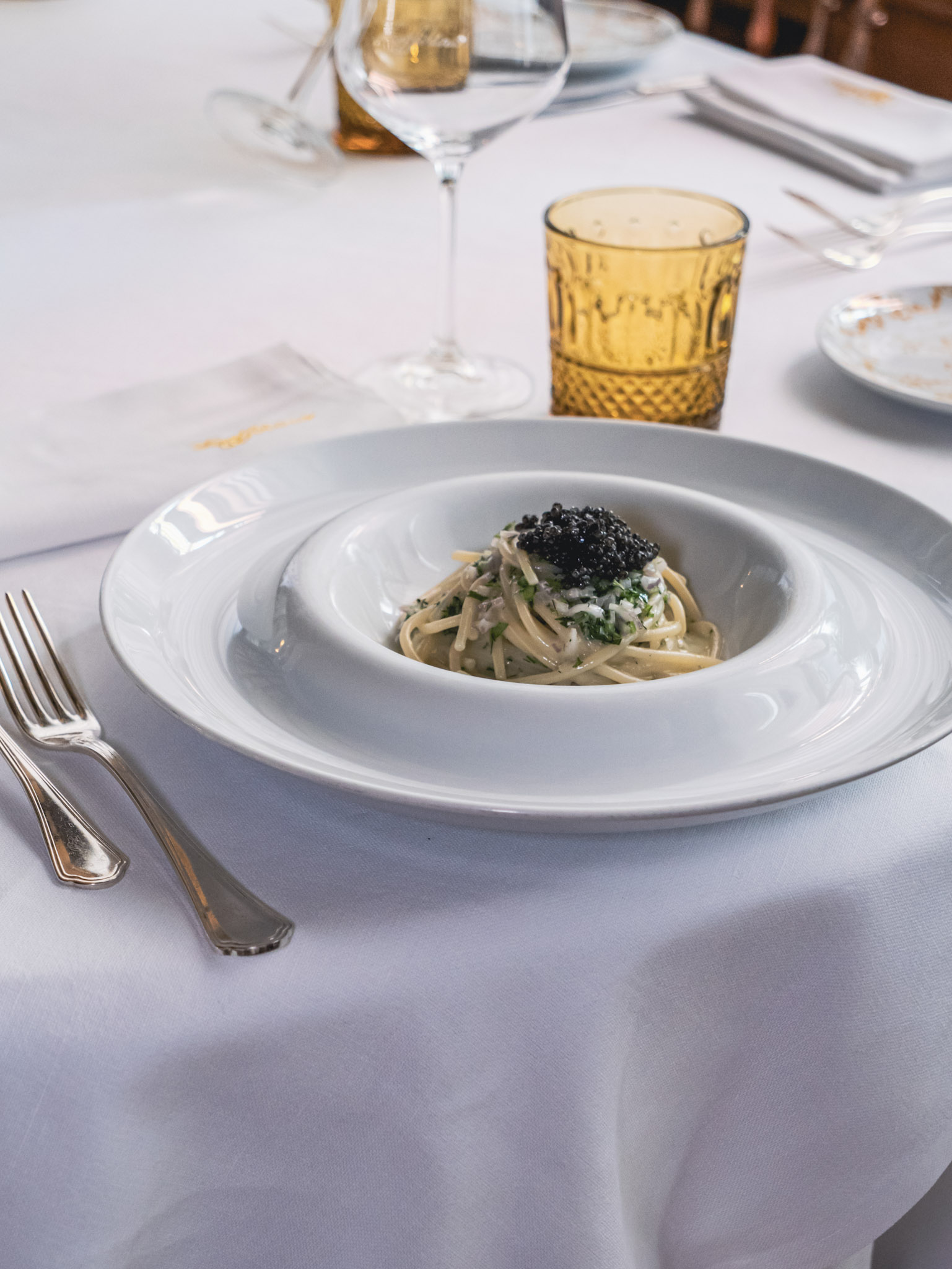 Foto Primo Piatto con Spaghetti di Mare e Caviale Cucina Zeffirino